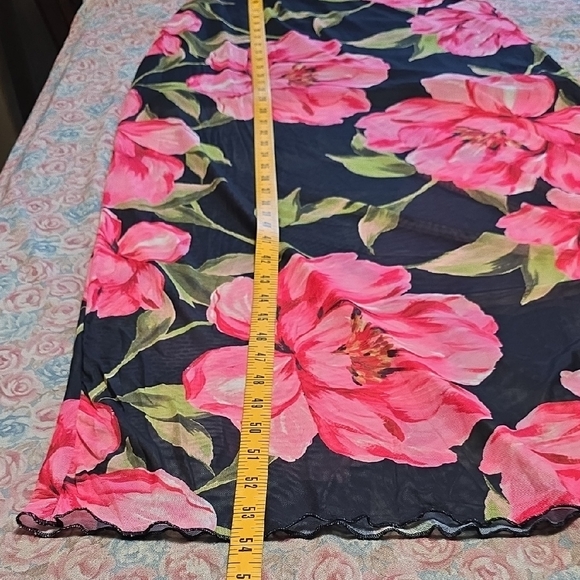 Persaya Black Maxi Dress with Pink Floral Design - Picture 4 of 9